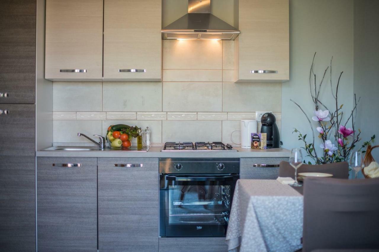 Apartment With Terrace In Filipana Marčana エクステリア 写真